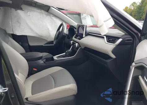 2024 Toyota Rav4 Xle Premium z USA, uszkodzony, nr VIN 2T3C1RFV0RC287528